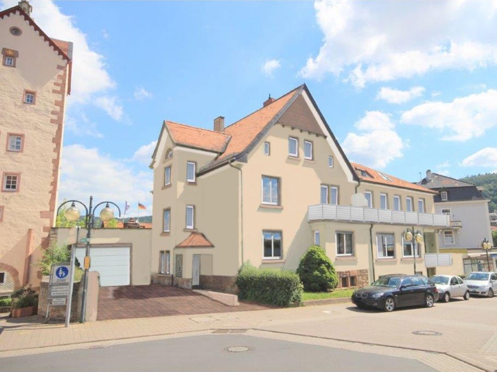 Stellen des Bauantrages zum Umbau und Aufteilung in Eigentumswohnungen